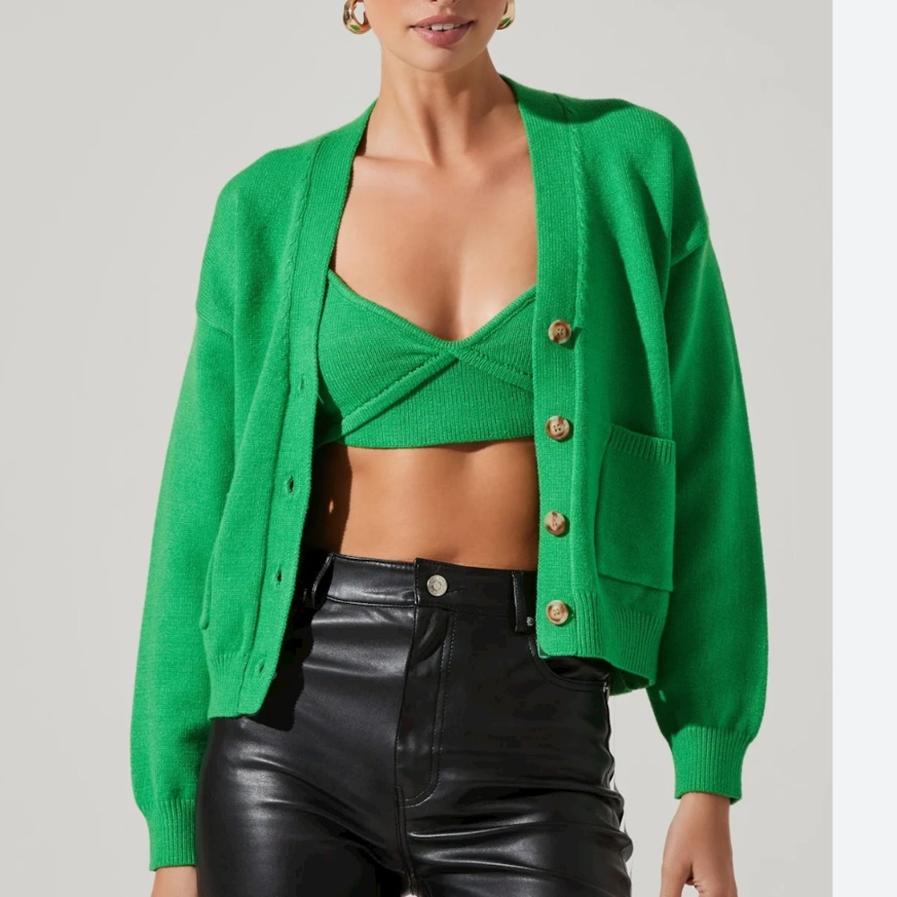 Lush green knit bra top.